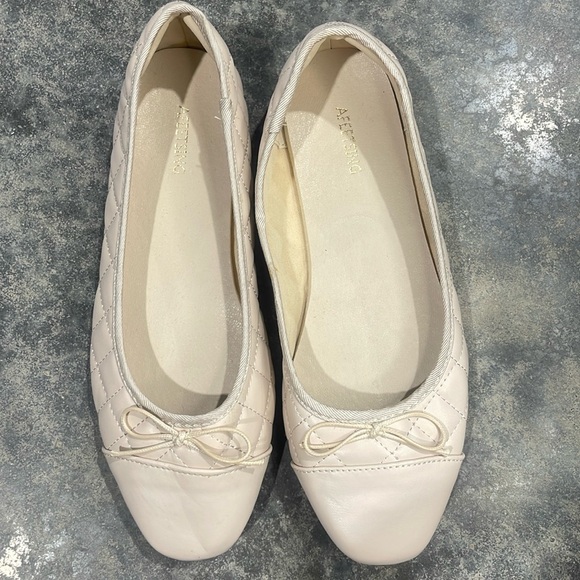 Afeetsing- NWOT SZ 7 Nude Round Toe Ballet Flats Comfortable Flats - Picture 2 of 8